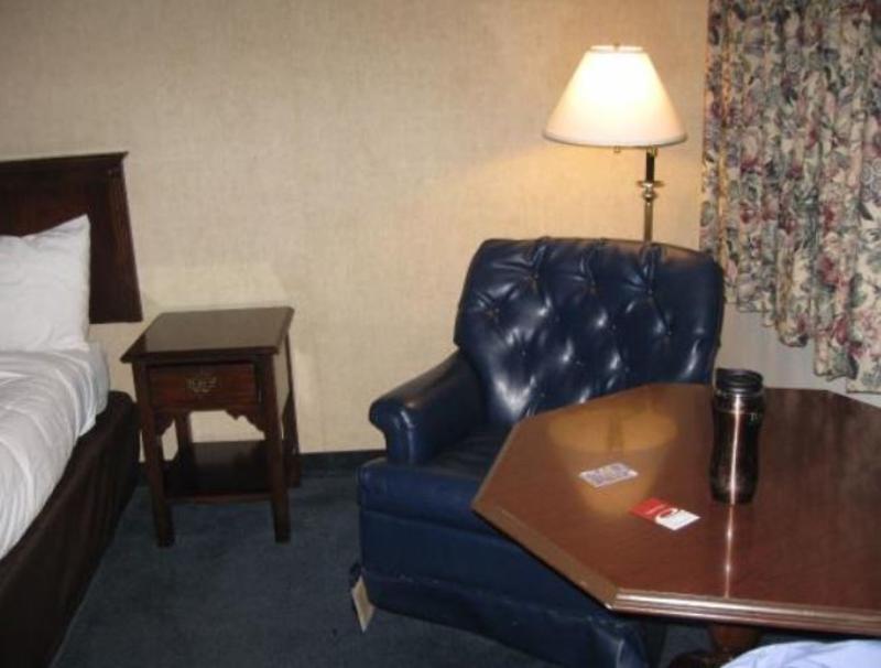 Econo Lodge Inn & Suites Central Medford Ngoại thất bức ảnh